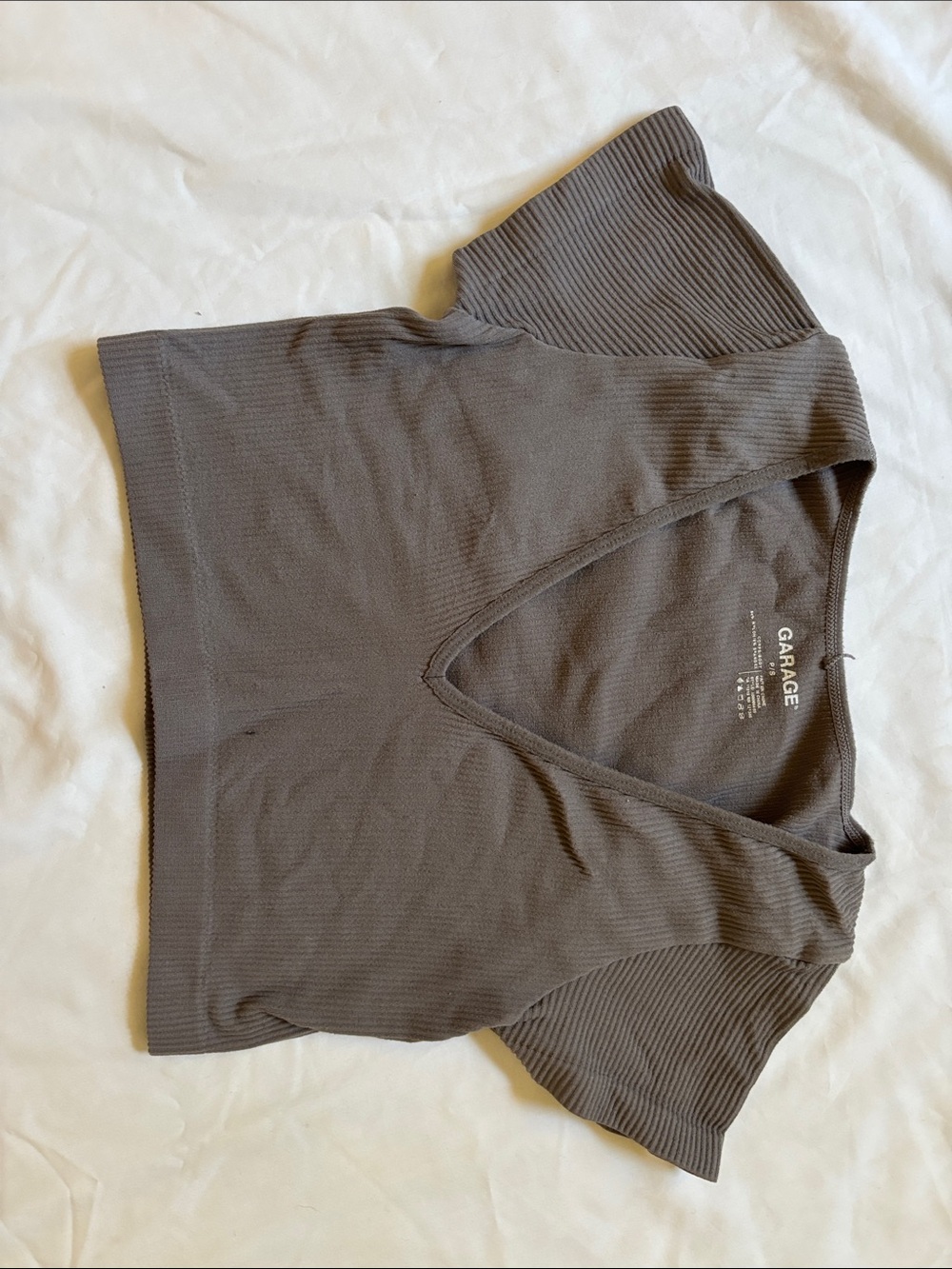 Garage Stacie Seamless V-Neck Ribbed Cropped Tee in Taupe!!